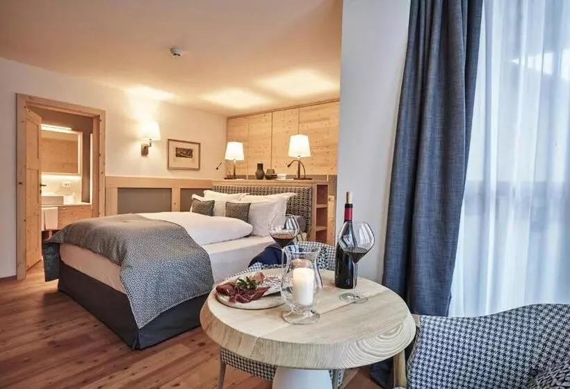 スタンダードルーム, Goldene Rose Karthaus A Member Of Small Luxury Hotels Of The World