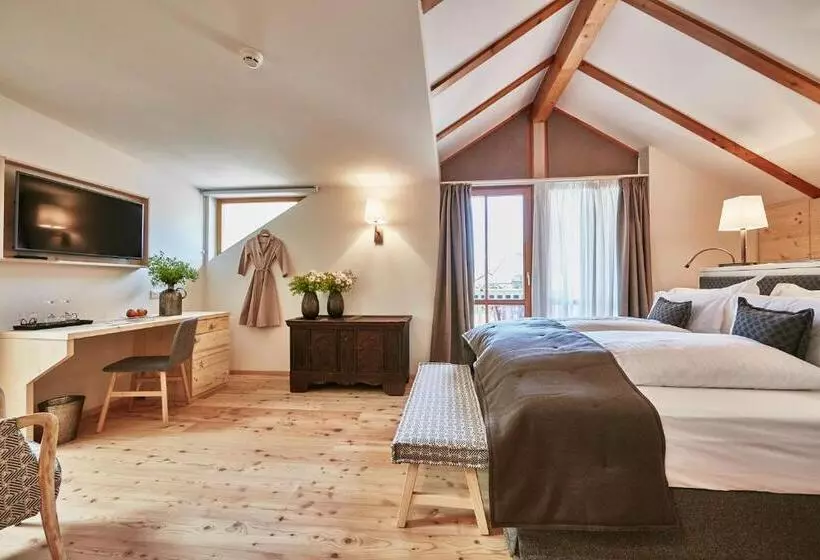 スーペリアールーム, Goldene Rose Karthaus A Member Of Small Luxury Hotels Of The World