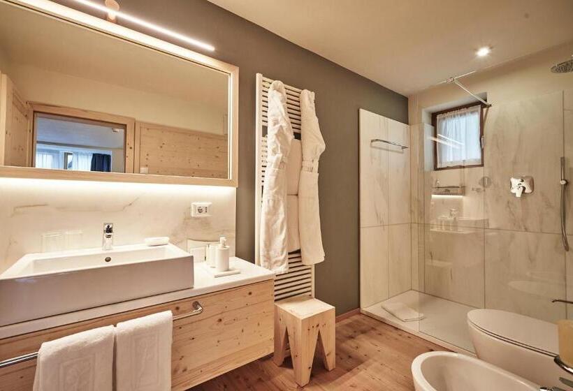 高级大房间, Goldene Rose Karthaus A Member Of Small Luxury Hotels Of The World