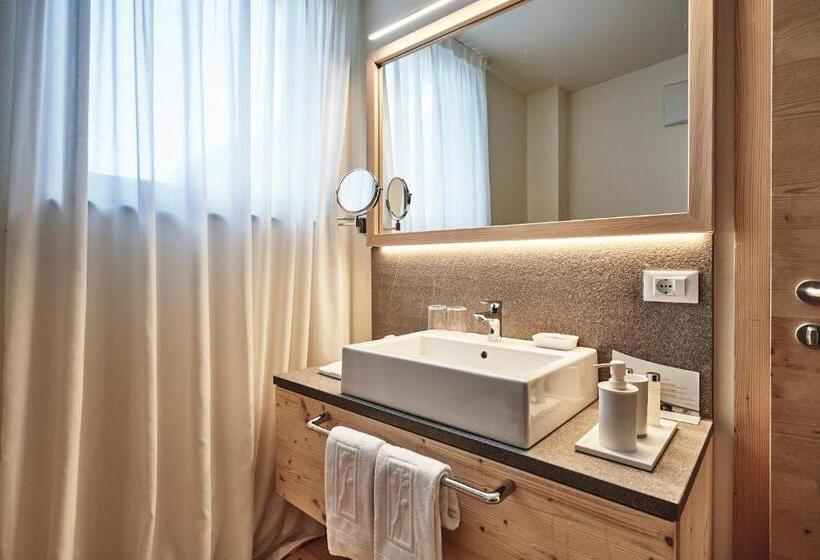 高级大房间, Goldene Rose Karthaus A Member Of Small Luxury Hotels Of The World