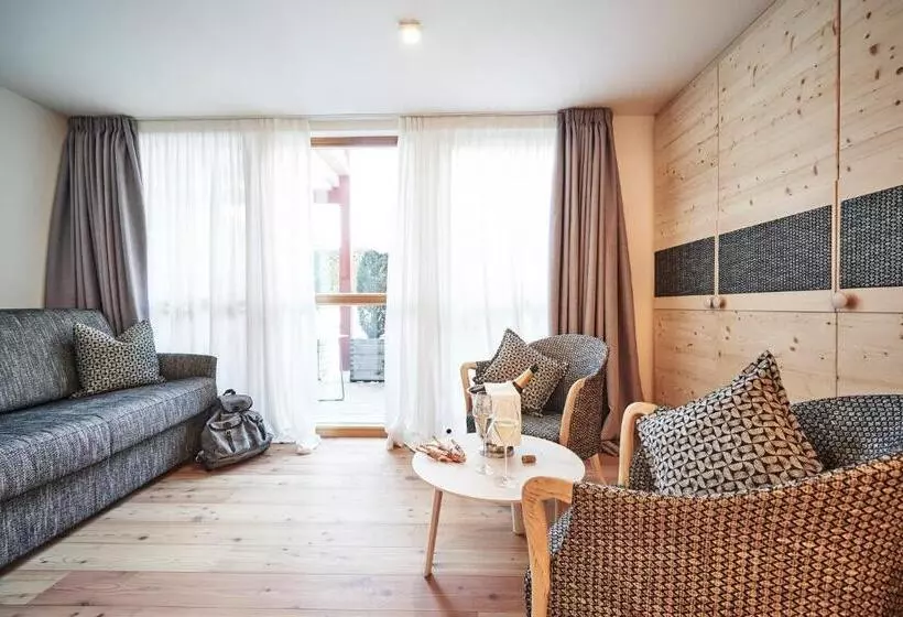 デラックスルーム, Goldene Rose Karthaus A Member Of Small Luxury Hotels Of The World