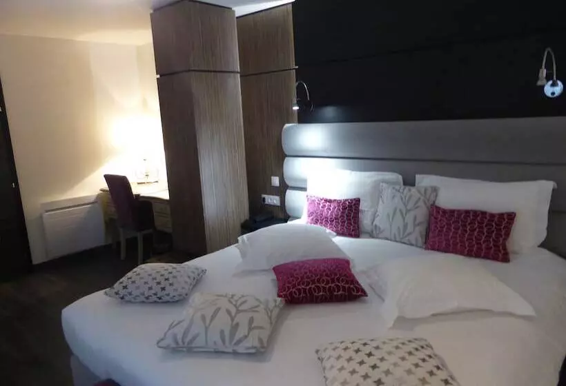 سوئیت راحتی, L Hostellerie Du Château