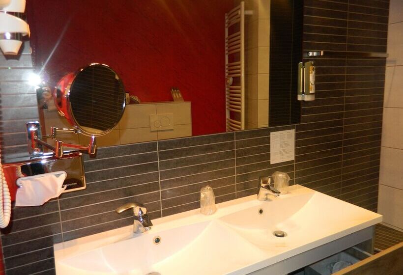 Люкс Комфорт, L Hostellerie Du Château