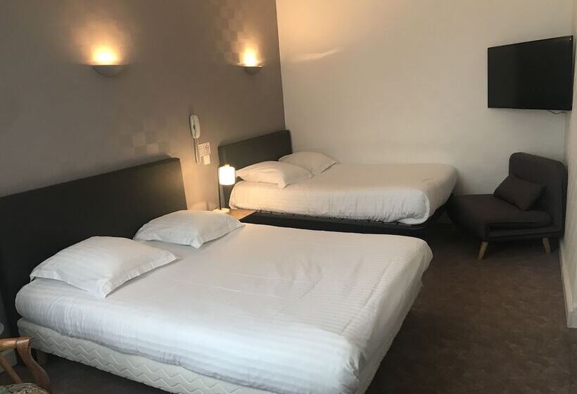 Четырехместный Номер Стандарт, Hôtel Le Petit Billot