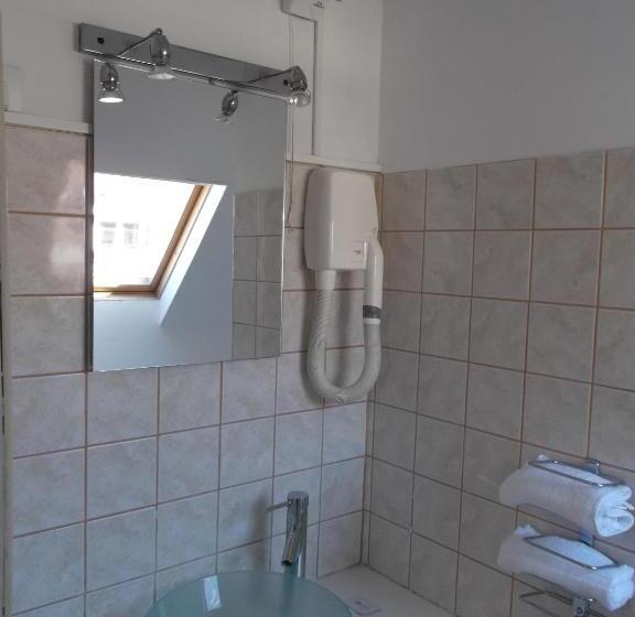 标准三人间, Hôtel Pacific