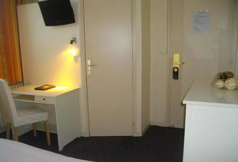 اتاق استاندارد سه نفره, Hôtel Pacific