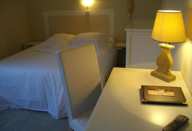 标准三人间, Hôtel Pacific