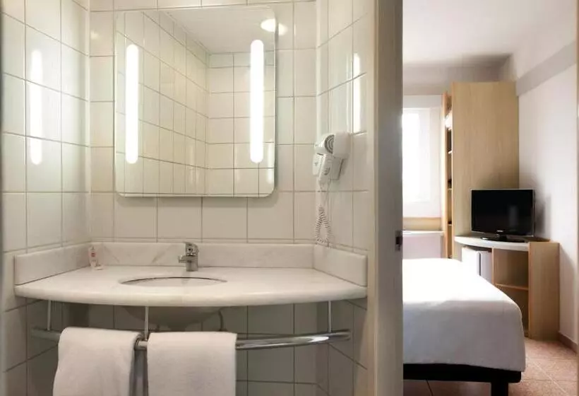 ダブルベッドのベーシックルーム, Ibis Criciuma