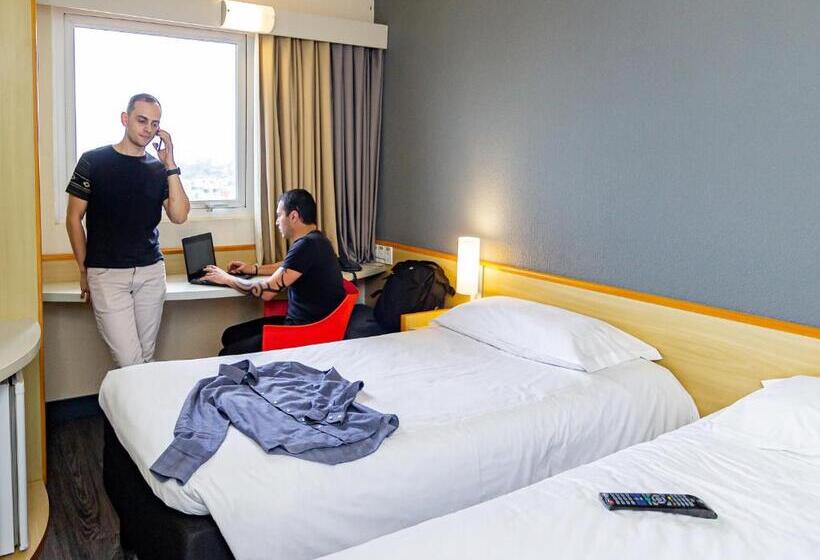 غرفة قياسية, Ibis Criciuma