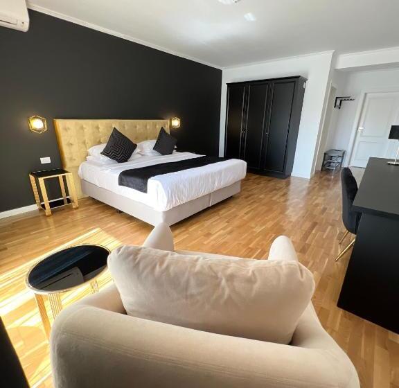 اتاق لوکس با بالکن, Krystal Boutique Mansion