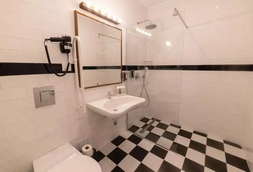 اتاق استاندارد برای معلولان, Krystal Boutique Mansion