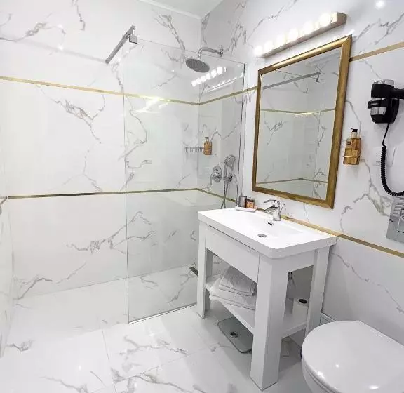 اتاق لوکس با چشم‌انداز باغ, Krystal Boutique Mansion