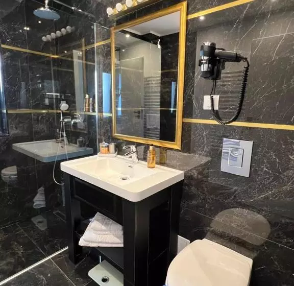 آپارتمان 1 خوابه با تراس, Krystal Boutique Mansion