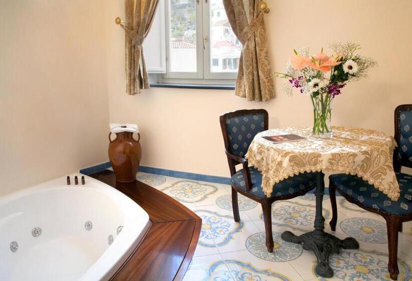 Полулюкс, Albergo L Antico Convitto