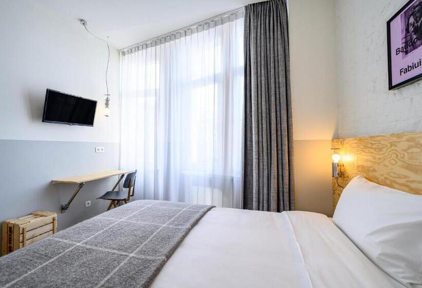 اتاق استاندارد, La Grande Cloche