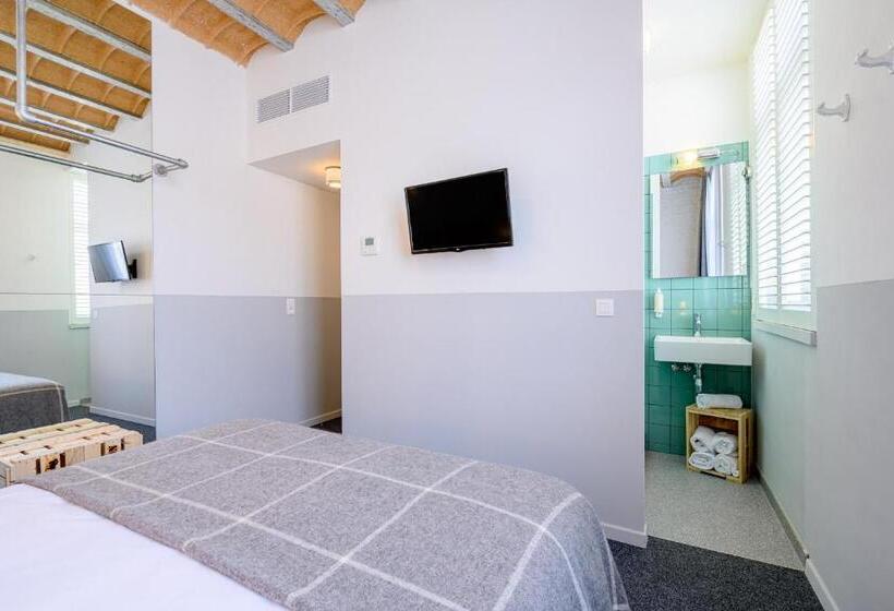 اتاق اکونومی, La Grande Cloche