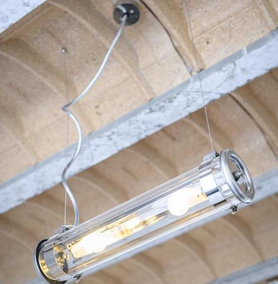 اتاق اکونومی, La Grande Cloche