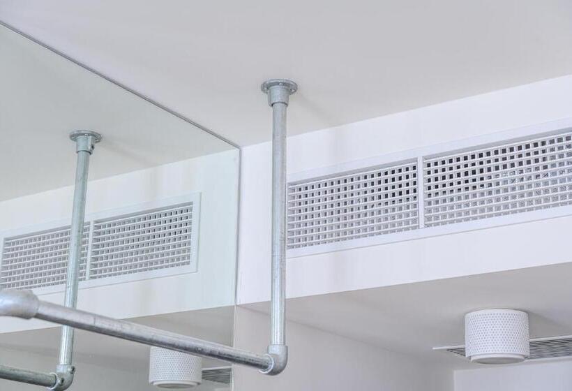 اتاق استاندارد, La Grande Cloche