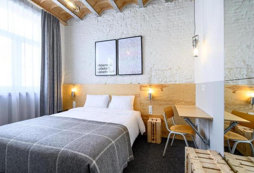 اتاق استاندارد, La Grande Cloche