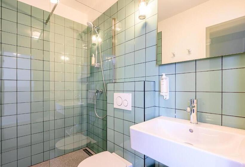 اتاق استاندارد, La Grande Cloche