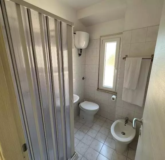 Standard Yhden Hengen Huone, Le Rose