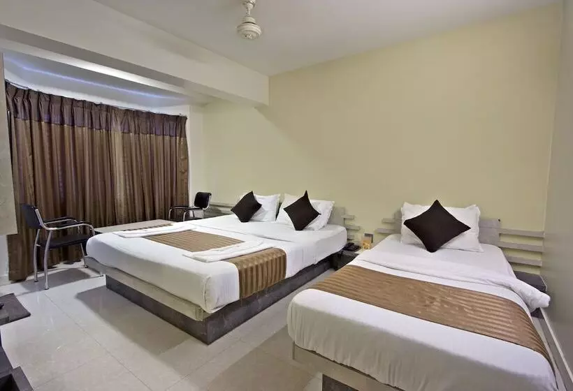Chambre Triple Deluxe, Mannars Residency