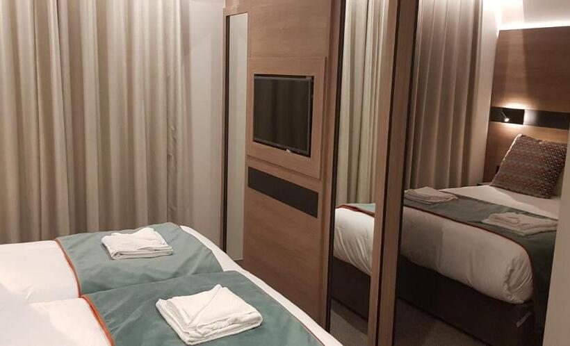 Четырехместный Номер Superior, Merit Kensington