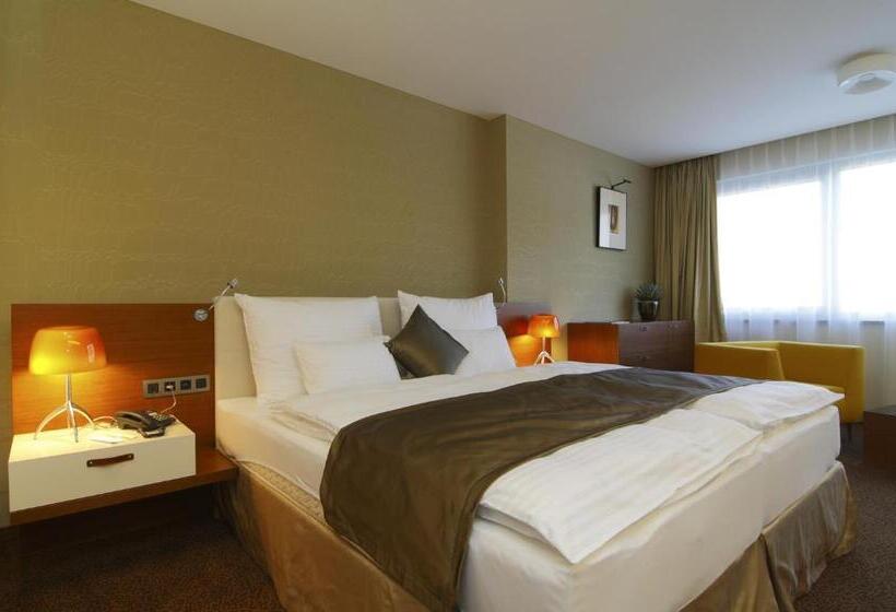 小型套房, Mikado