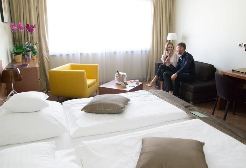 小型套房, Mikado