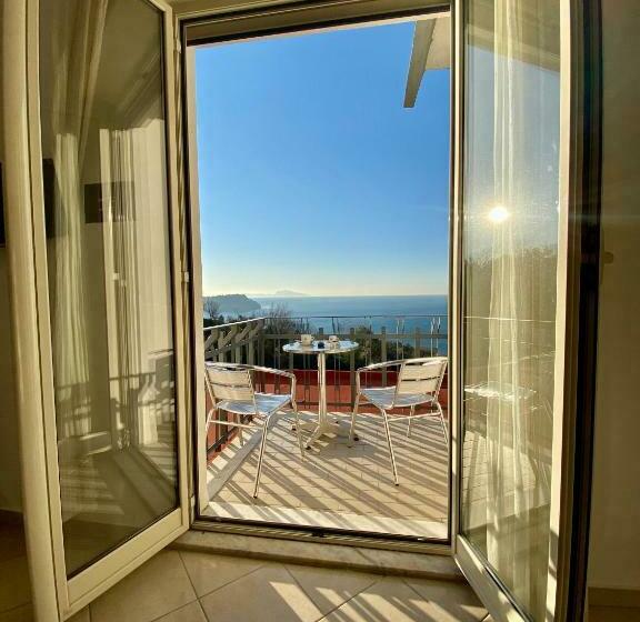 غرفة قياسية مطلّة علي البحر, Mini Hotel   Angolo Di Paradiso