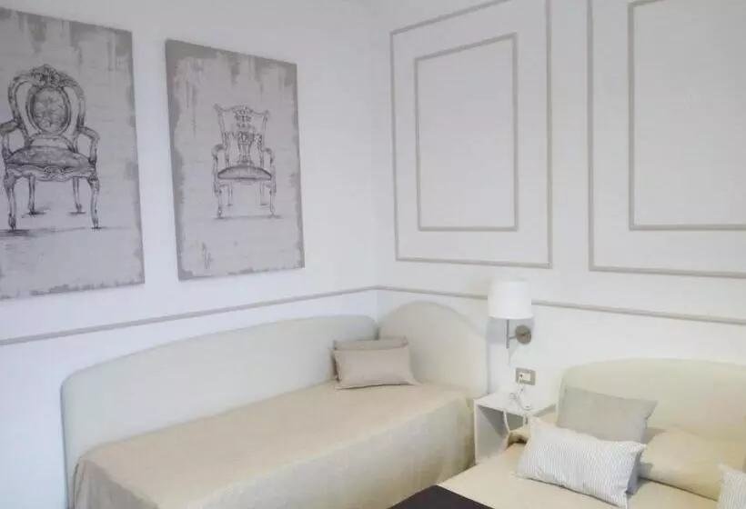 اتاق استاندارد چهار تخته با چشم‌انداز دریا, Mini Hotel   Angolo Di Paradiso