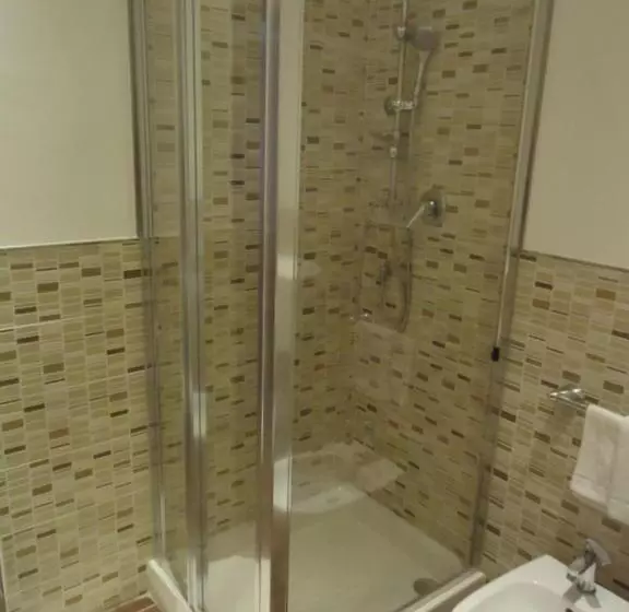 اتاق استاندارد چهار تخته با چشم‌انداز دریا, Mini Hotel   Angolo Di Paradiso