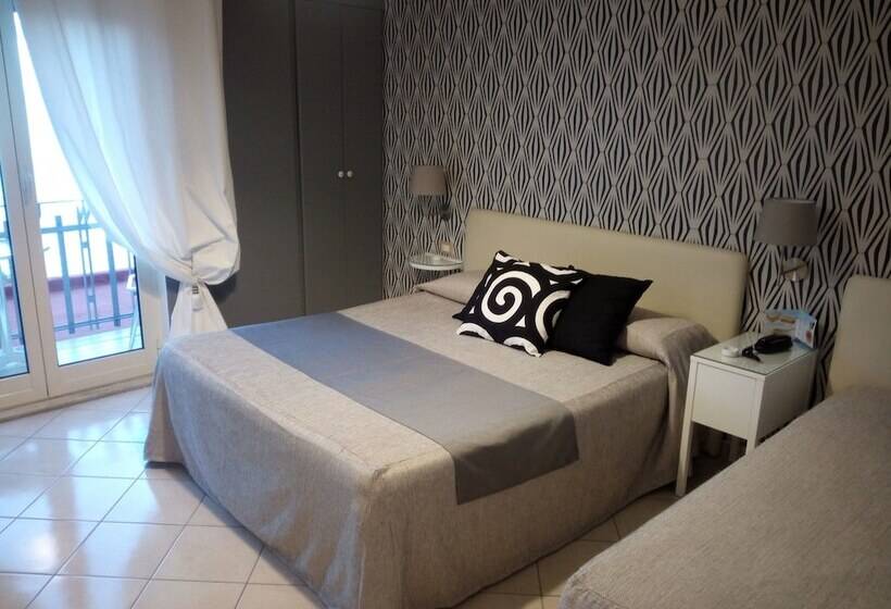 Triple Room Sea View, Mini Hotel   Angolo Di Paradiso
