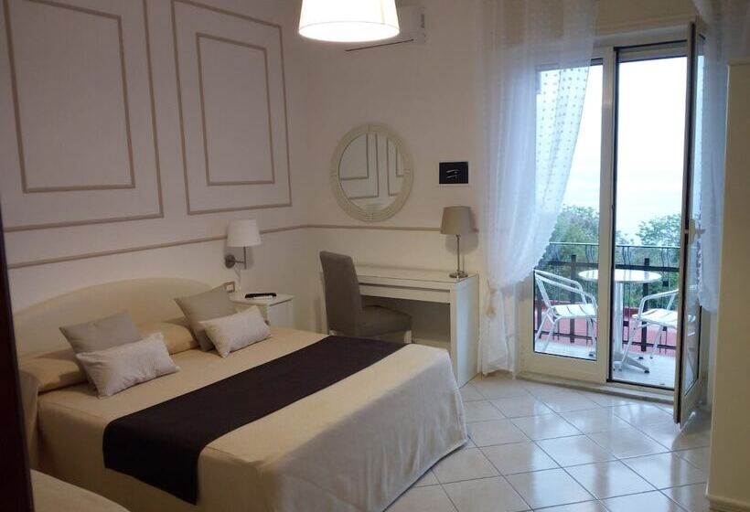 Triple Room Sea View, Mini Hotel   Angolo Di Paradiso