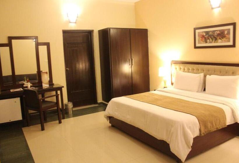 اتاق لوکس, One Bahawalpur