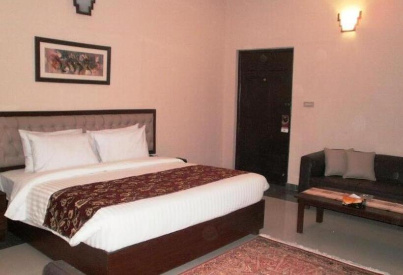 디럭스 룸, One Bahawalpur