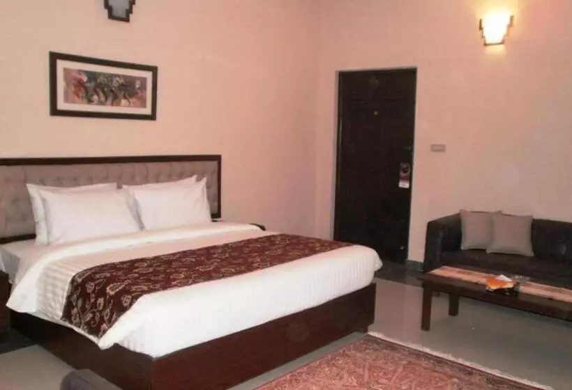 اتاق لوکس, One Bahawalpur