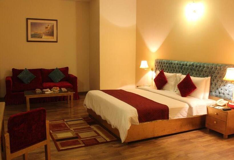 이그제큐티브 룸 킹사이즈 침대, One Bahawalpur