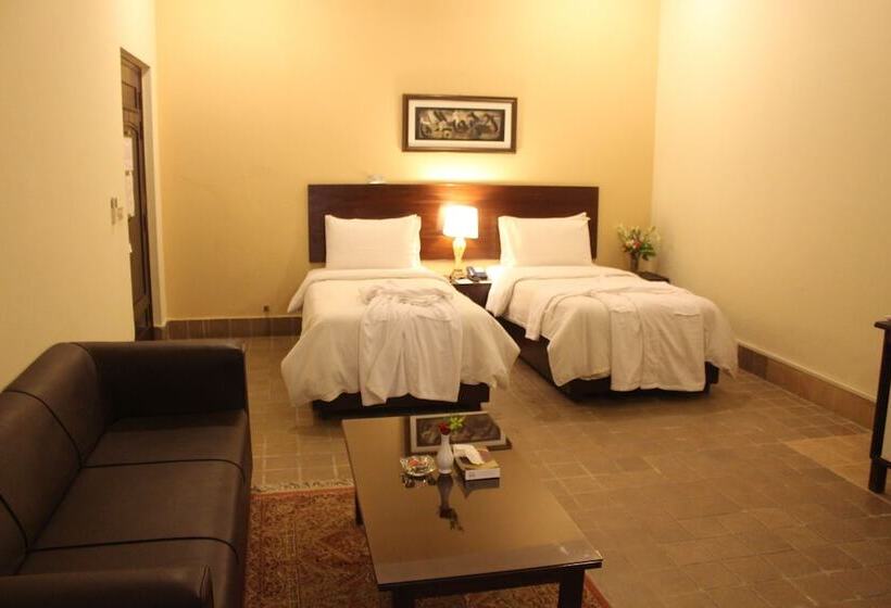 디럭스 룸, One Bahawalpur