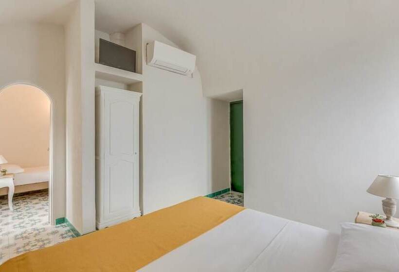 スタンダードトリプルルーム, Torre Dei Borboni