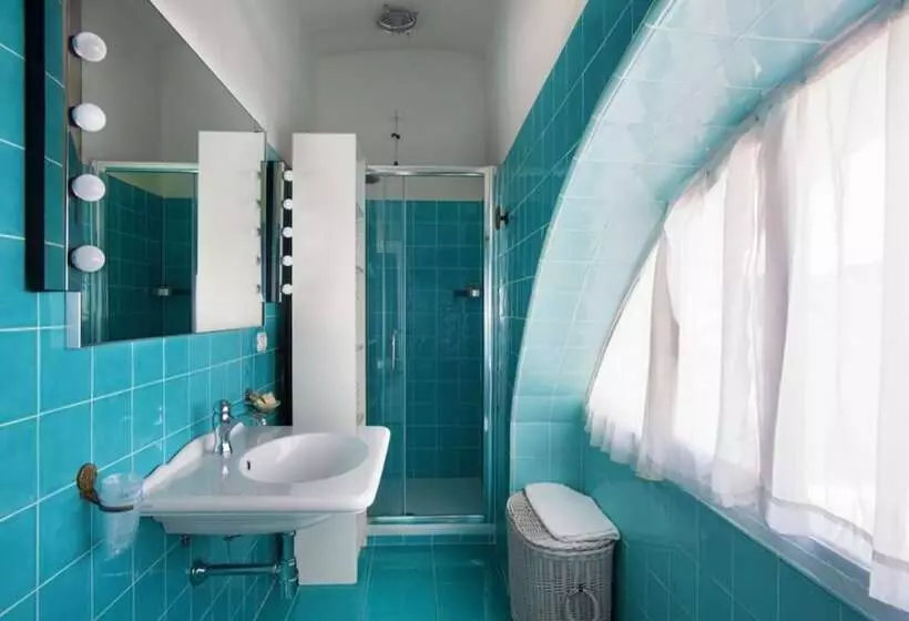 1 Bedroom Penthouse Apartment, Torre Dei Borboni