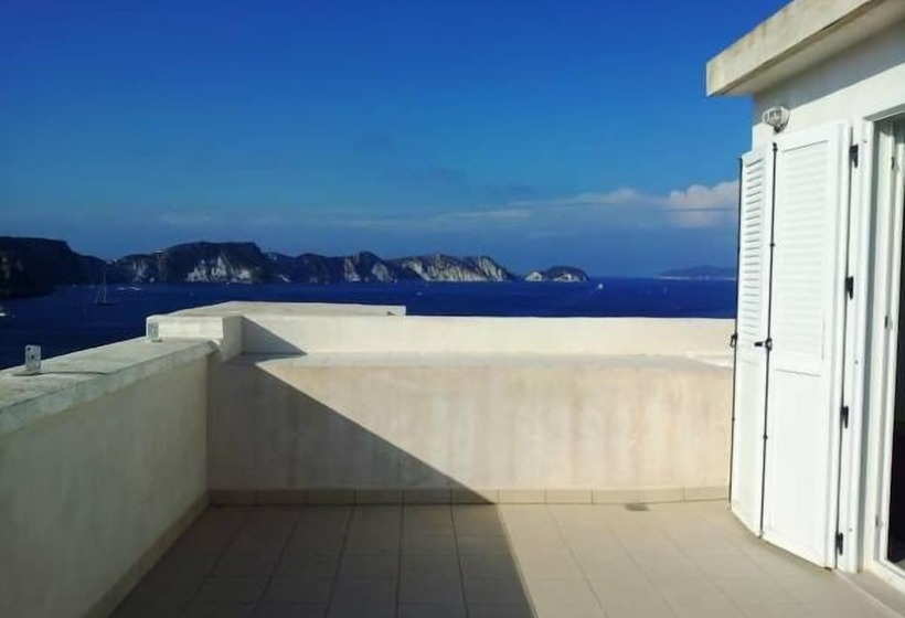 １ベッドルームペントハウスアパート, Torre Dei Borboni