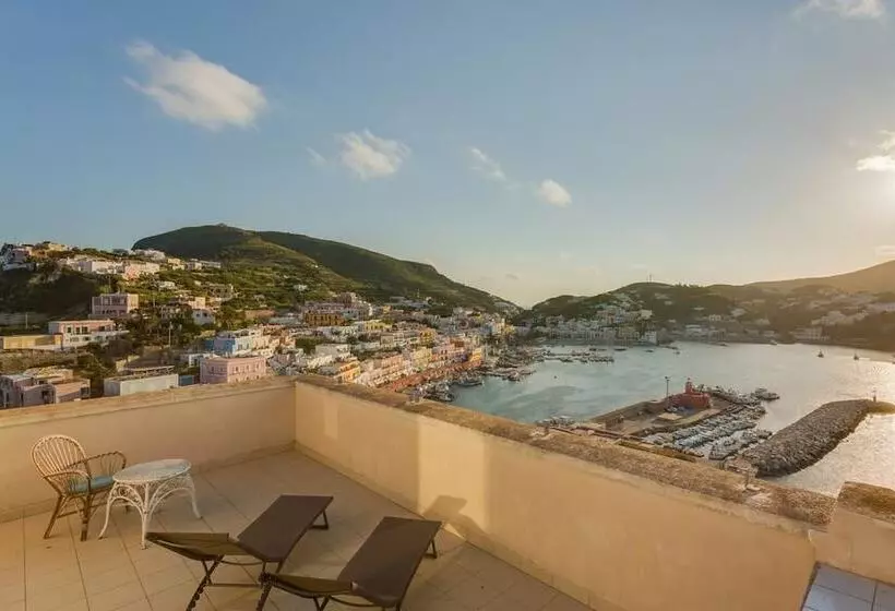 1 Bedroom Penthouse Apartment, Torre Dei Borboni