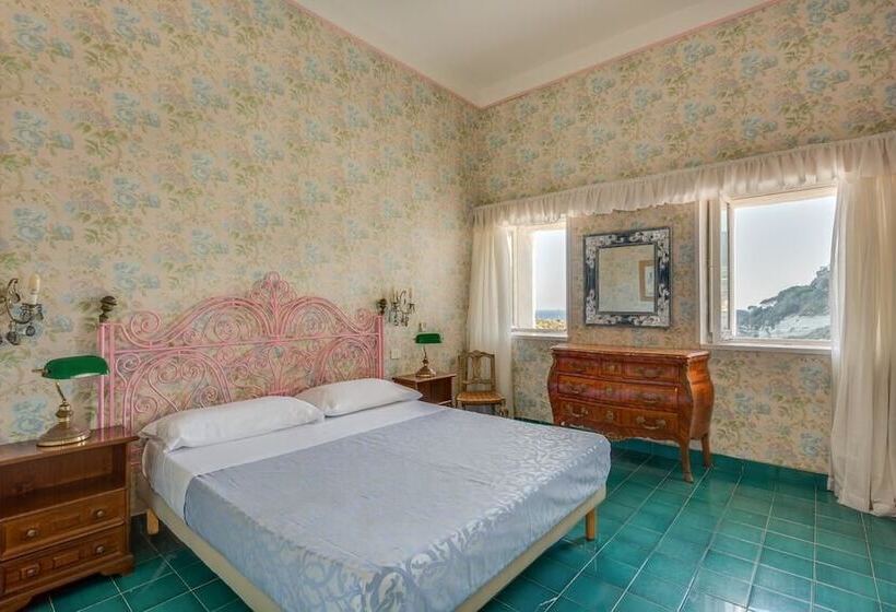 １ベッドルームペントハウスアパート, Torre Dei Borboni