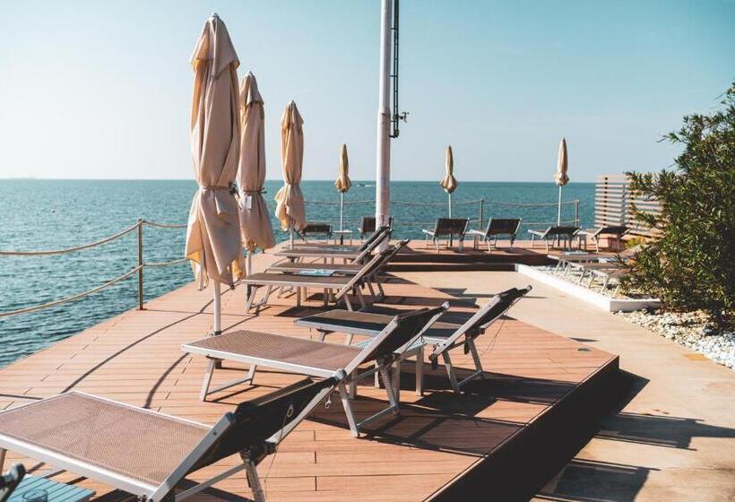 Junior Suite Sea View, Tre Merli Beach