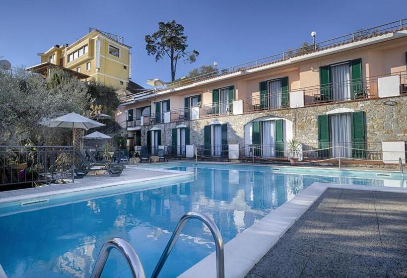 חדר סטנדרט נוף לבריכה, Ulivo