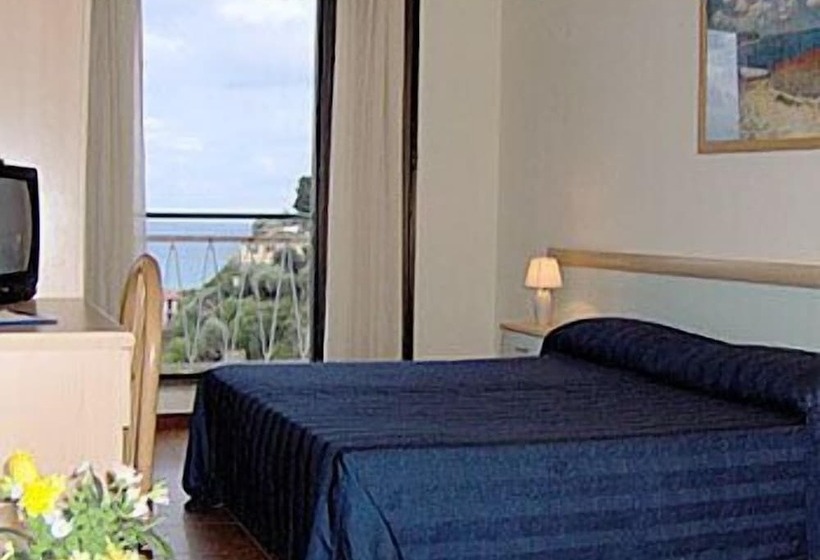 חדר סטנדרט לארבעה, Ulivo