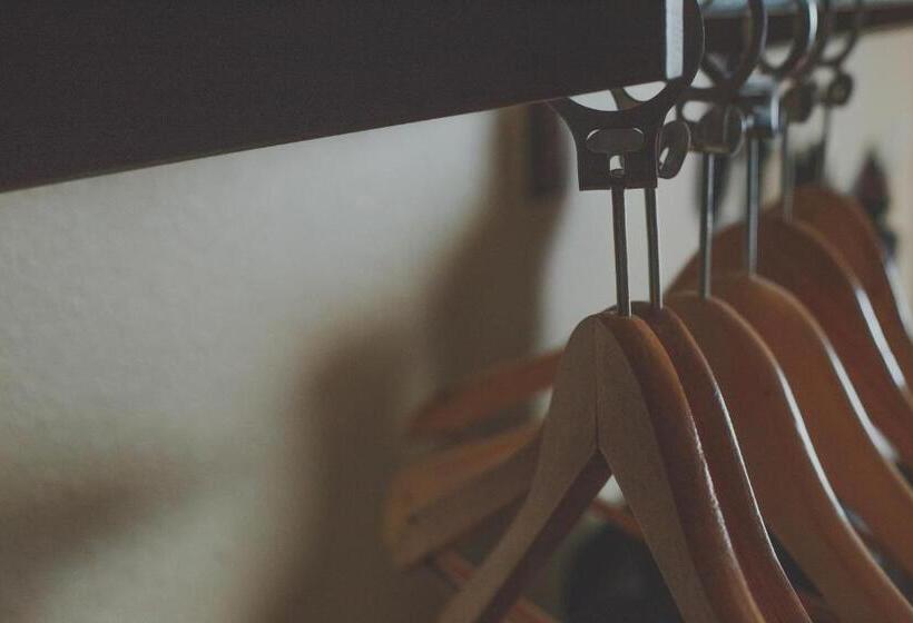 غرفه قياسيه سريرين مزدوجين, The Hotel Ottumwa