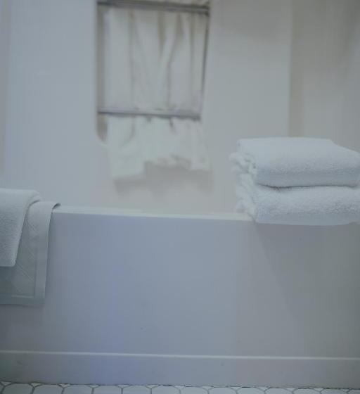 جناح سرير كينج, The Hotel Ottumwa