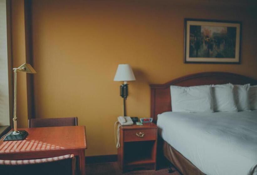 جناح سرير كينج, The Hotel Ottumwa